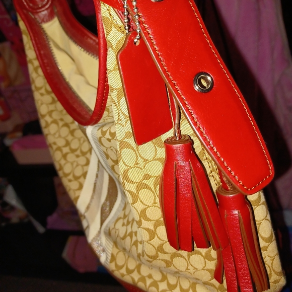 Coach purse - Picture 3 of 9